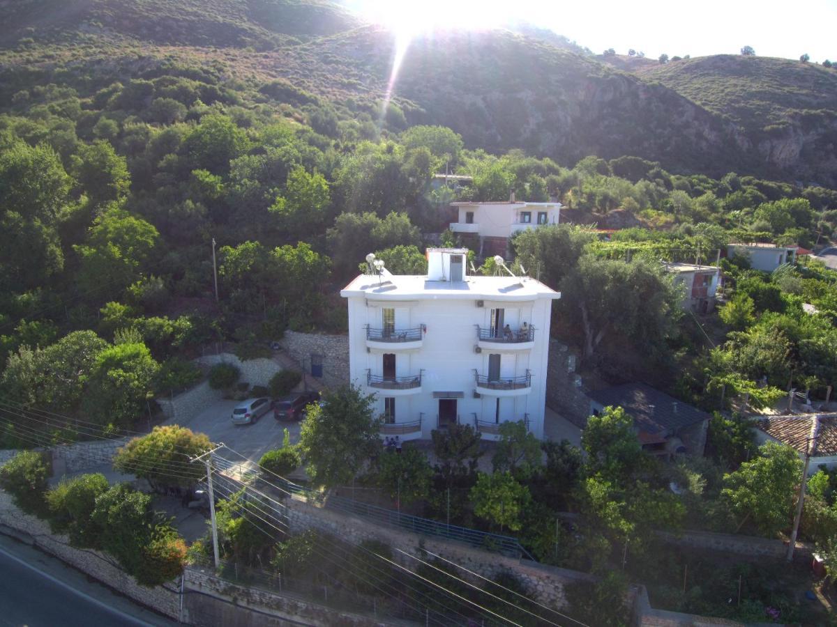 Apartments Vila Emiliano Борш Екстериор снимка
