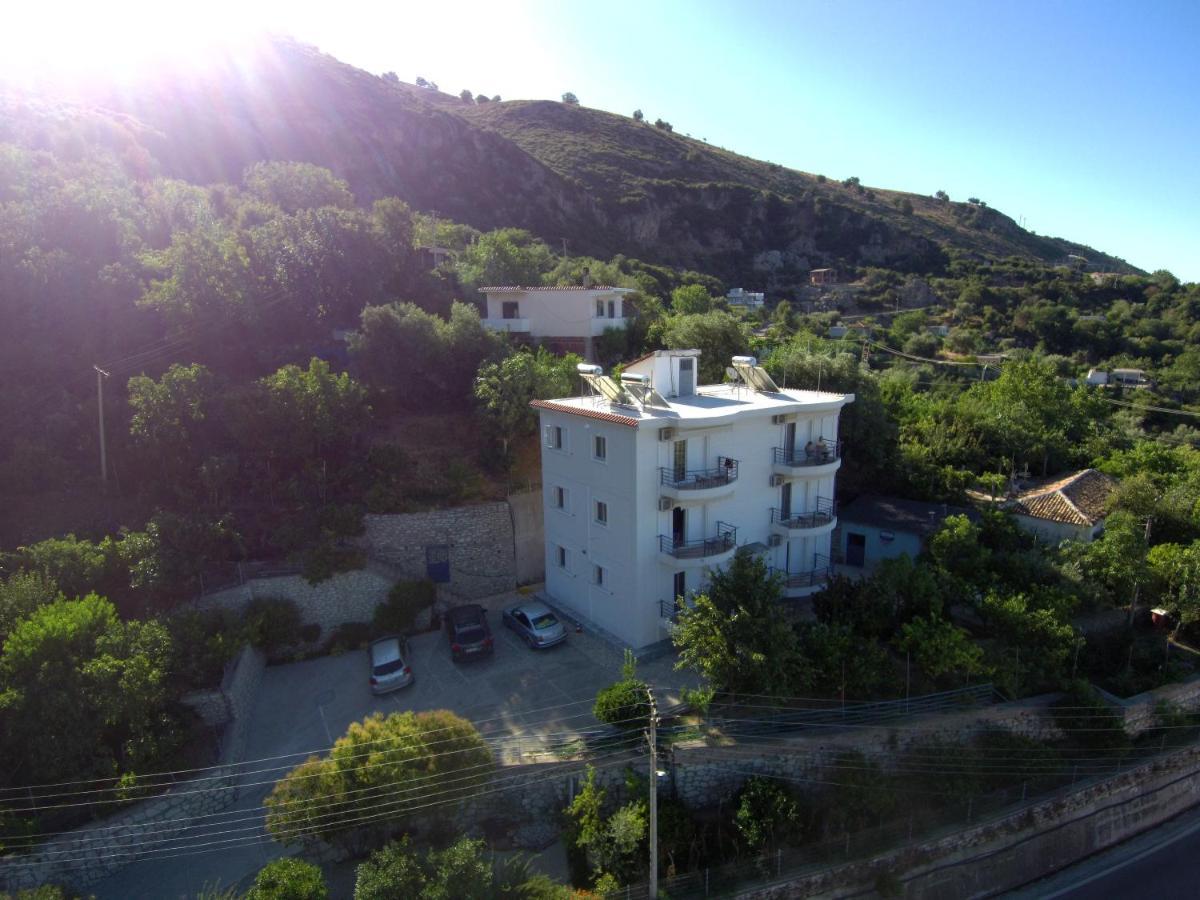 Apartments Vila Emiliano Борш Екстериор снимка